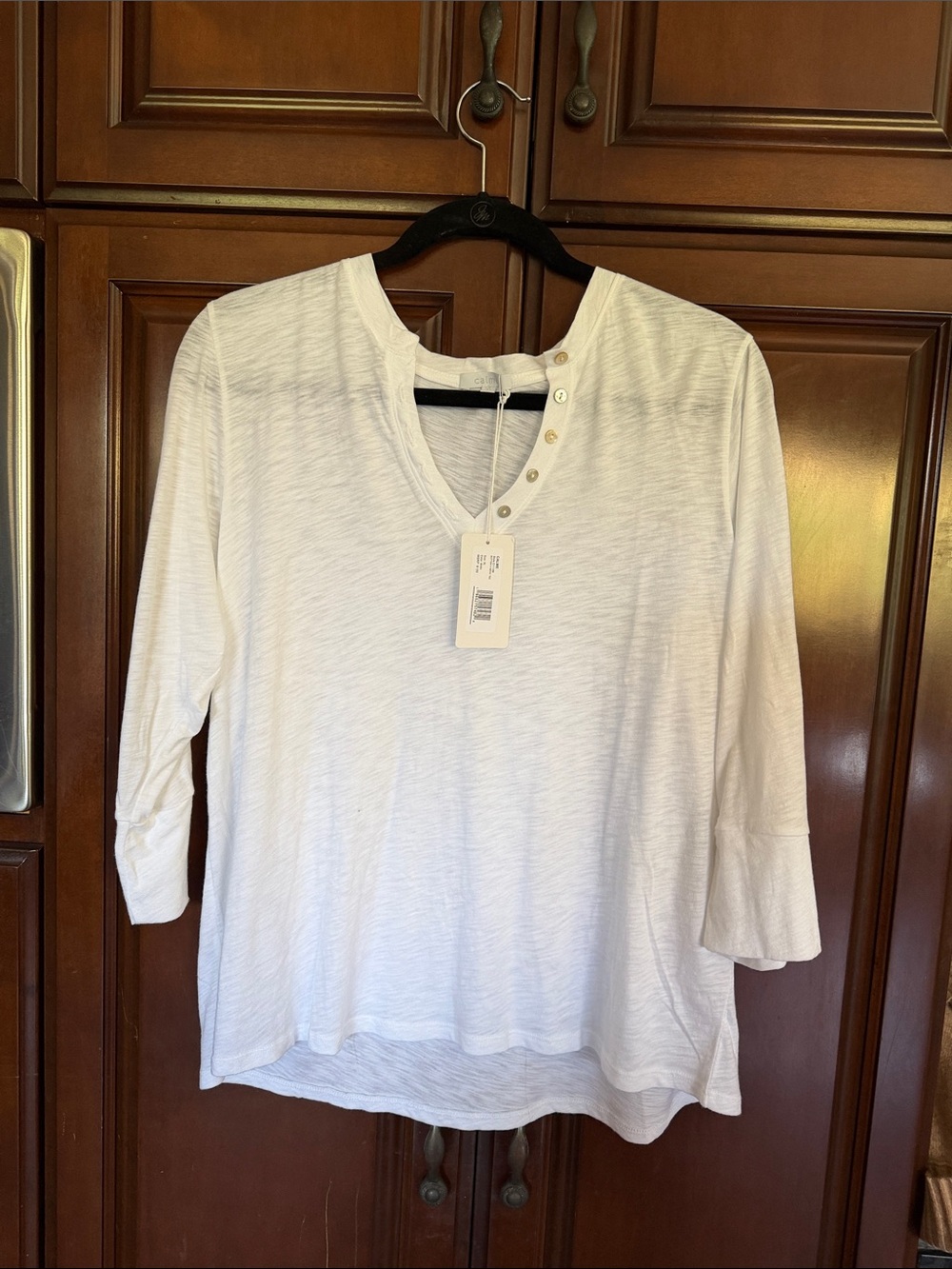 Classic White Henley V-Neck Short-Sleeve Tee with Button Placket